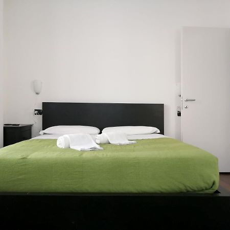 Al Molo 2 Apartment Como Exterior photo